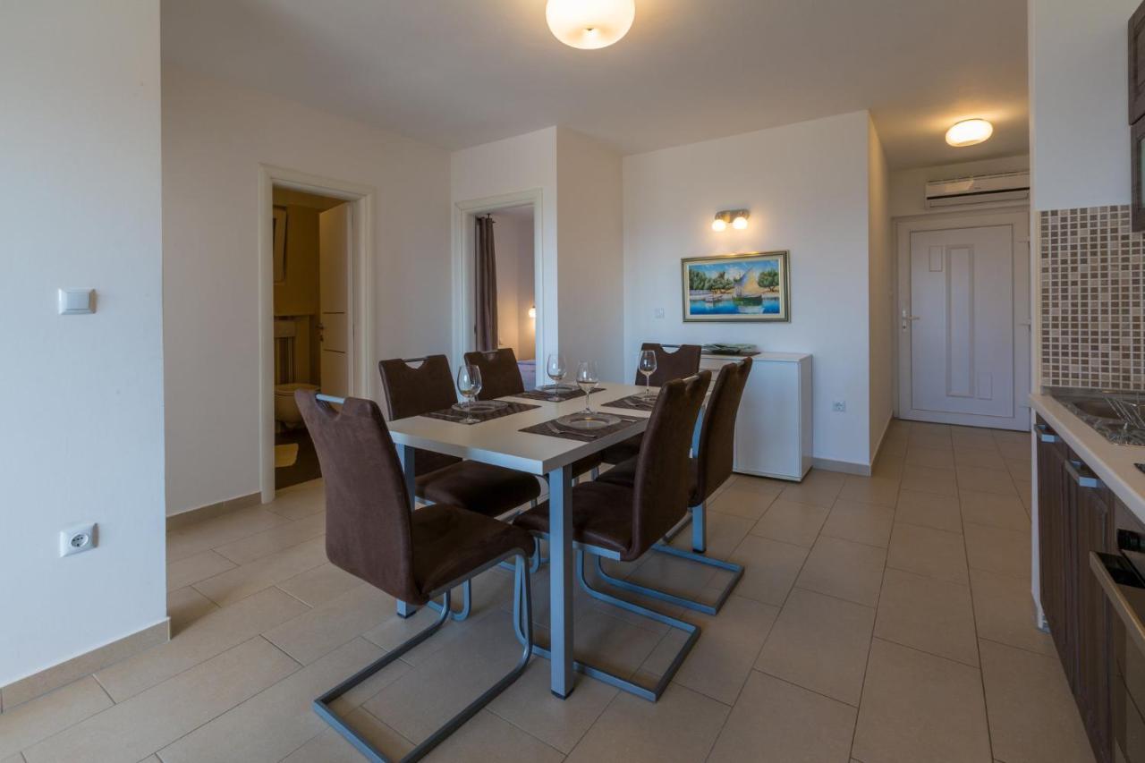 Domino Appartement Dramalj Buitenkant foto