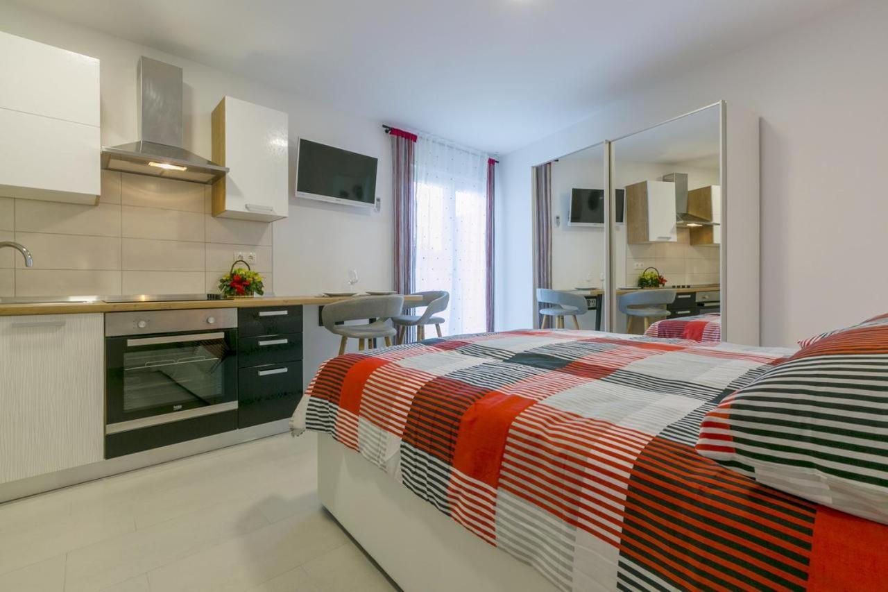 Domino Appartement Dramalj Buitenkant foto