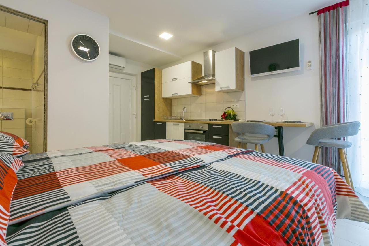 Domino Appartement Dramalj Buitenkant foto